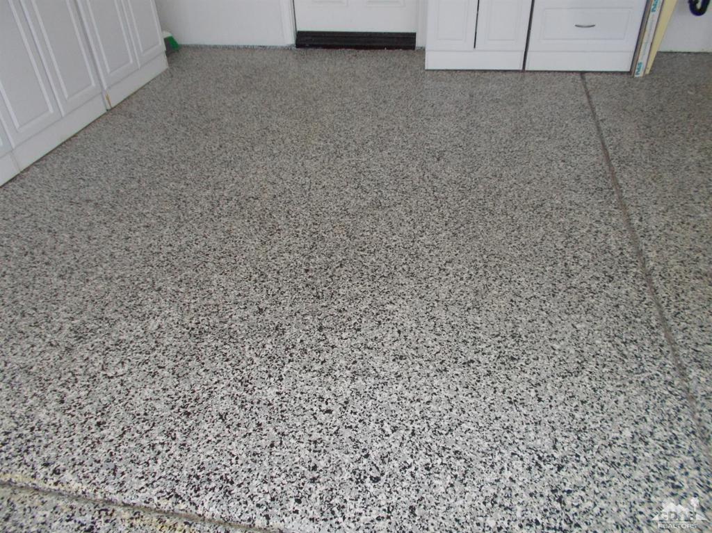 Vista Del Valle - Residential Lease