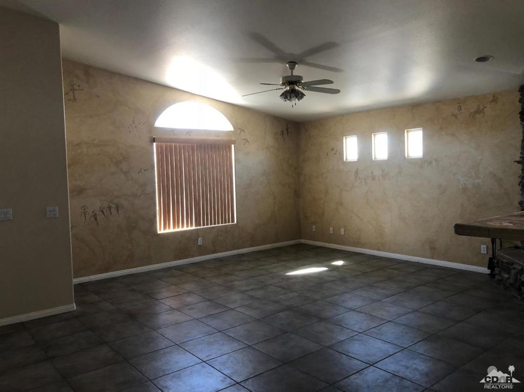 Vista Del Valle - Residential Lease