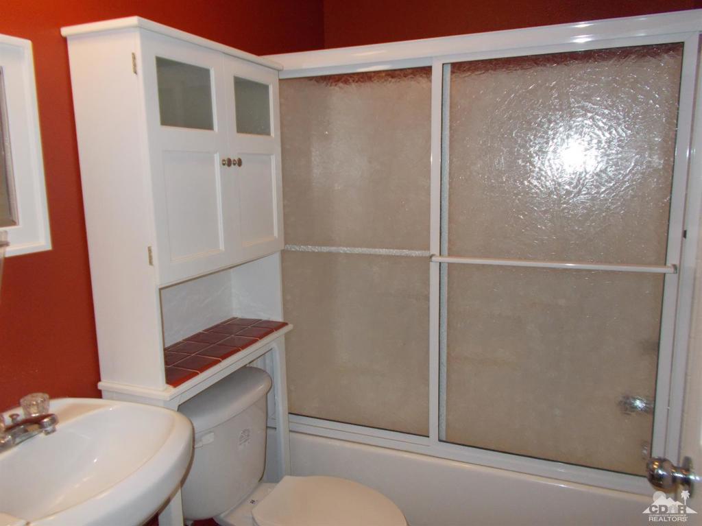 Vista Del Valle - Residential Lease