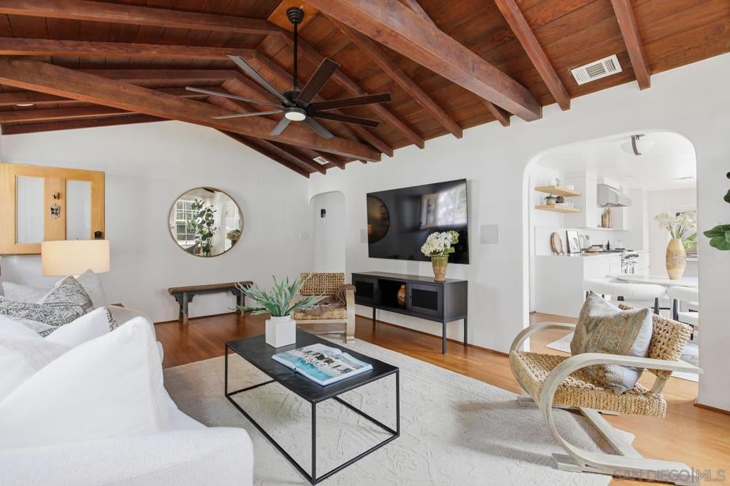 315 B Avenue