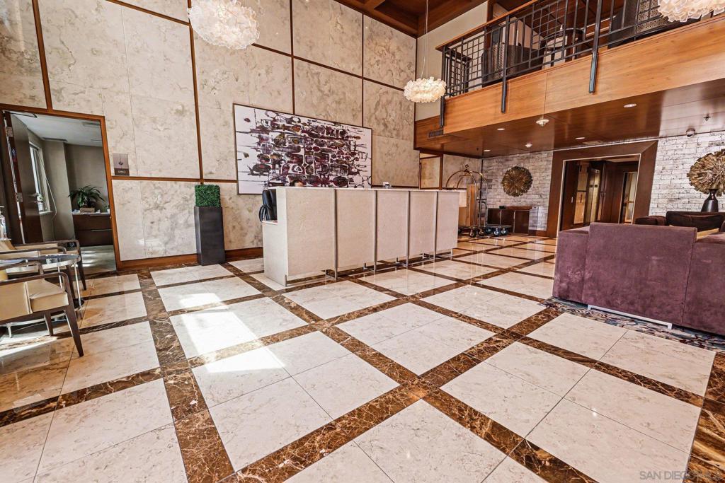 1205 Pacific Hwy 2906