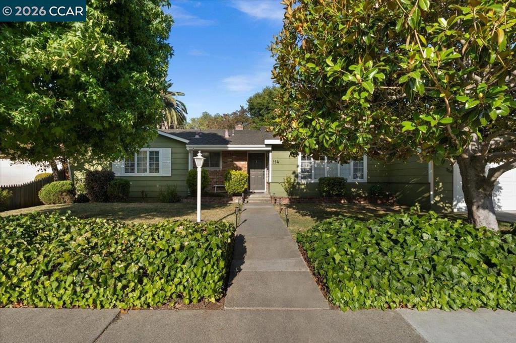 114 Combs Ln