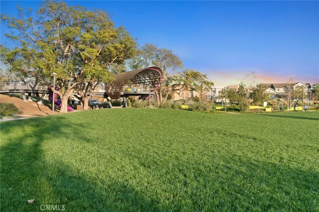 Irvine, California 92618, United States, 4 Bedrooms Bedrooms, ,5 BathroomsBathrooms,Residential,Pending,247561