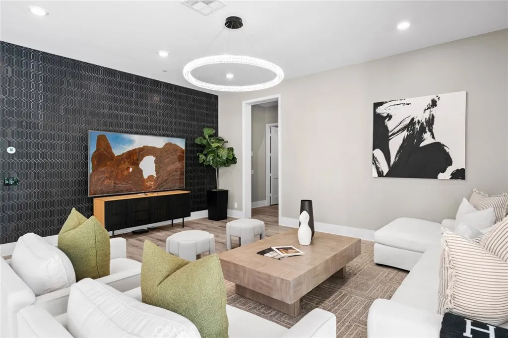 Irvine, California 92618, United States, 4 Bedrooms Bedrooms, ,5 BathroomsBathrooms,Residential,Pending,247561