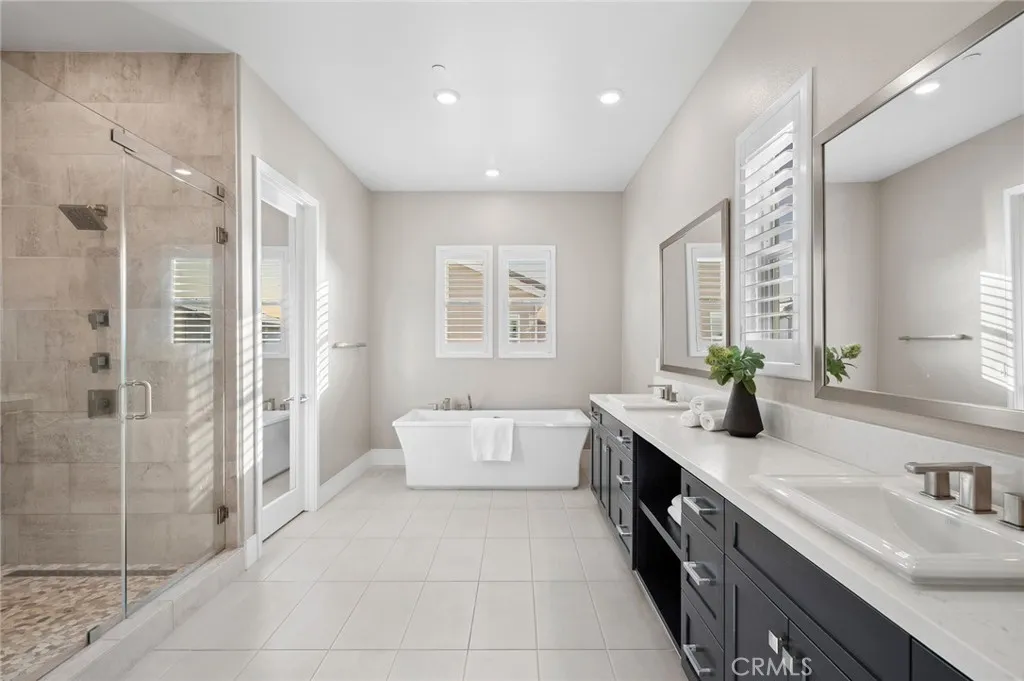 Irvine, California 92618, United States, 4 Bedrooms Bedrooms, ,5 BathroomsBathrooms,Residential,Pending,247561