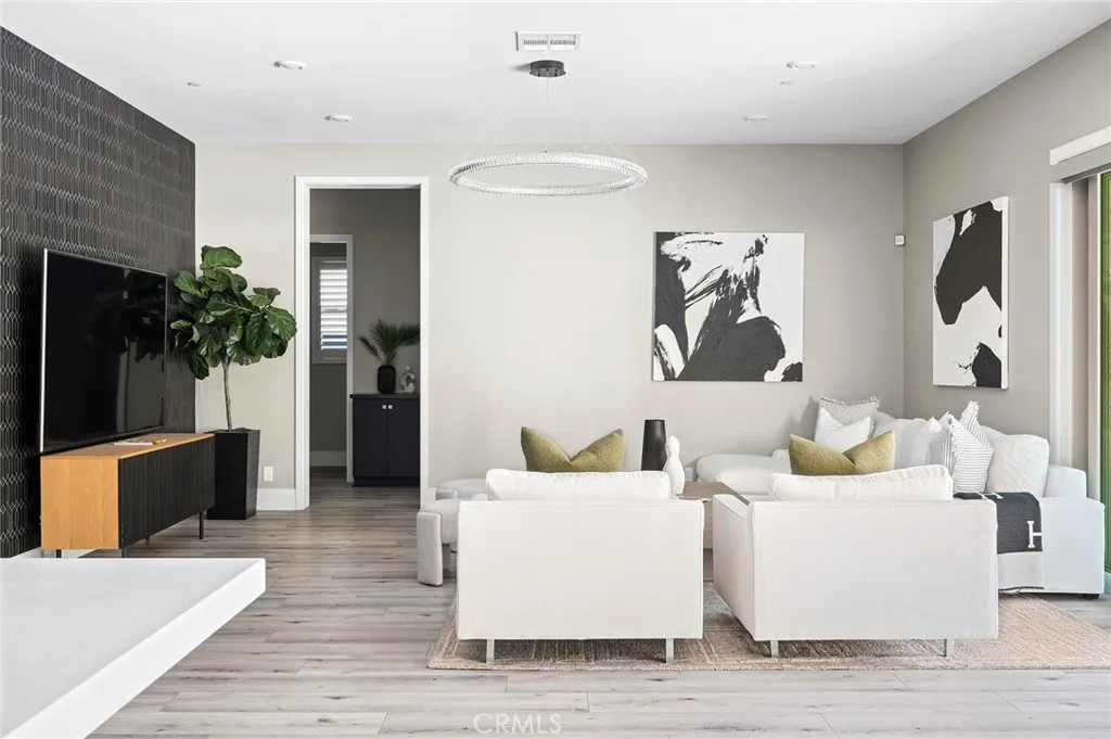 Irvine, California 92618, United States, 4 Bedrooms Bedrooms, ,5 BathroomsBathrooms,Residential,Pending,247561