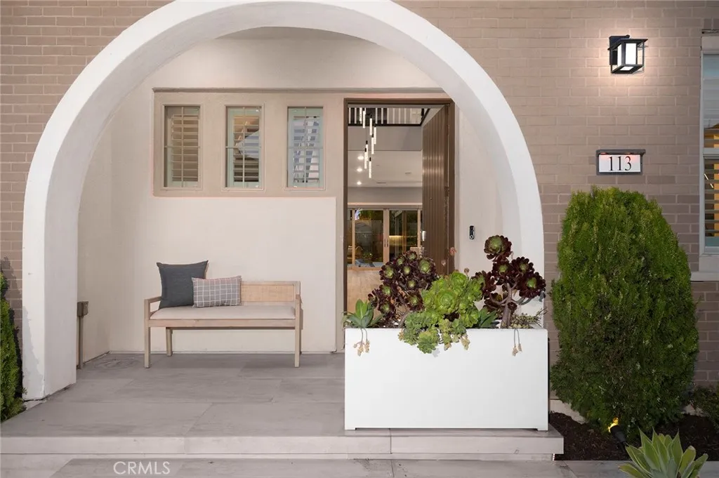 Irvine, California 92618, United States, 4 Bedrooms Bedrooms, ,5 BathroomsBathrooms,Residential,Pending,247561