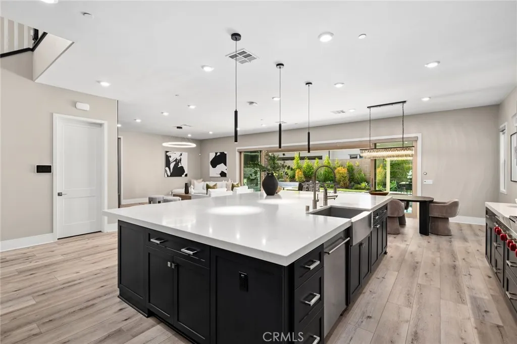 Irvine, California 92618, United States, 4 Bedrooms Bedrooms, ,5 BathroomsBathrooms,Residential,Pending,247561