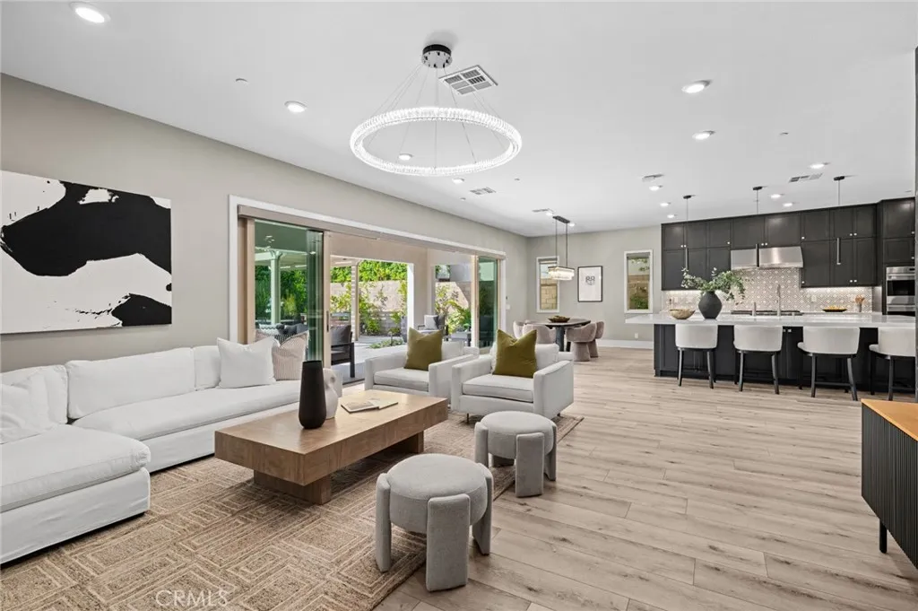 Irvine, California 92618, United States, 4 Bedrooms Bedrooms, ,5 BathroomsBathrooms,Residential,Pending,247561