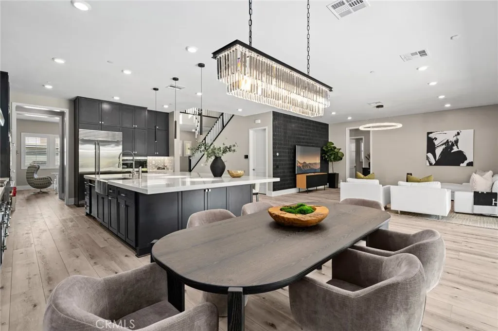 Irvine, California 92618, United States, 4 Bedrooms Bedrooms, ,5 BathroomsBathrooms,Residential,Pending,247561