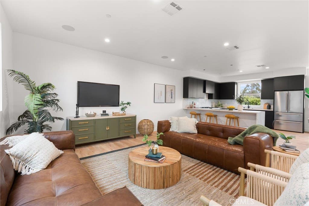 Photo of 6057 N Tujunga Avenue, North Hollywood, CA 91606 (MLS # SB26097410)