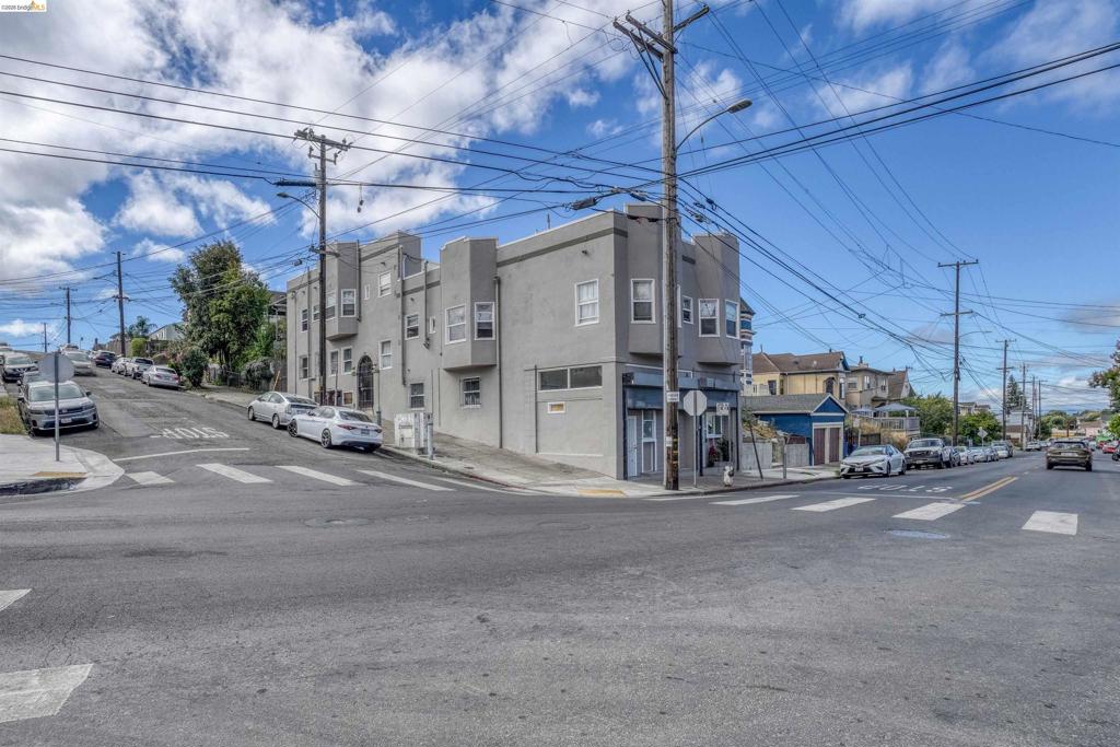 2246 23Rd Ave
