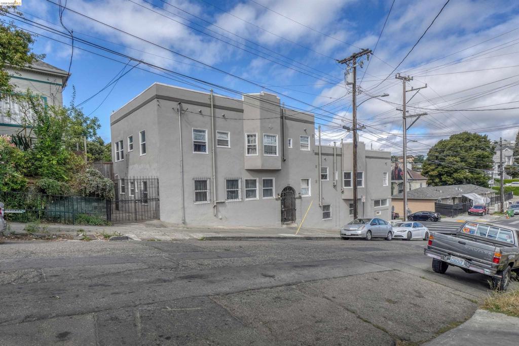 2246 23Rd Ave