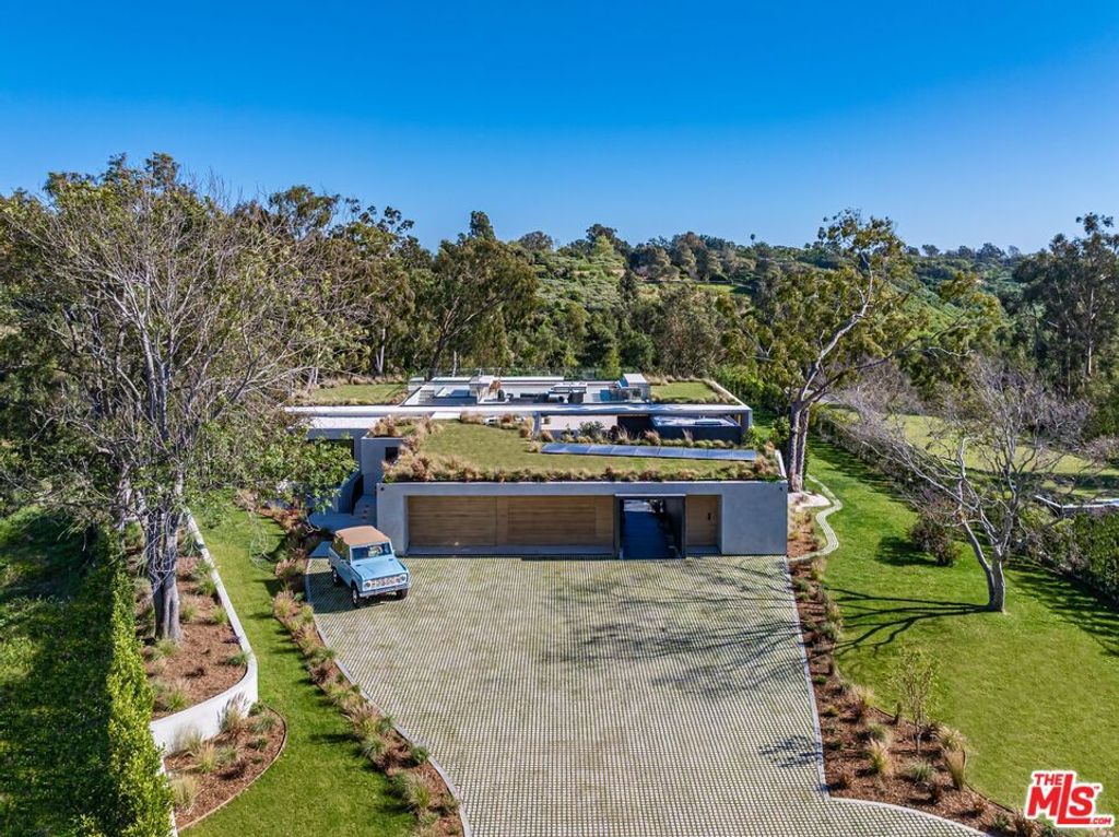 Photo of 29200 Larkspur Lane, Malibu, CA 90265 (MLS # 26666519)