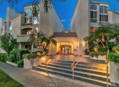Photo of 4242 Stansbury Ave #113, Sherman Oaks, CA 91423 (MLS # SR26044378)