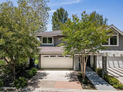 Photo of 4742 Club View DR, Westlake Village, CA 91362 (MLS # SR26160556)