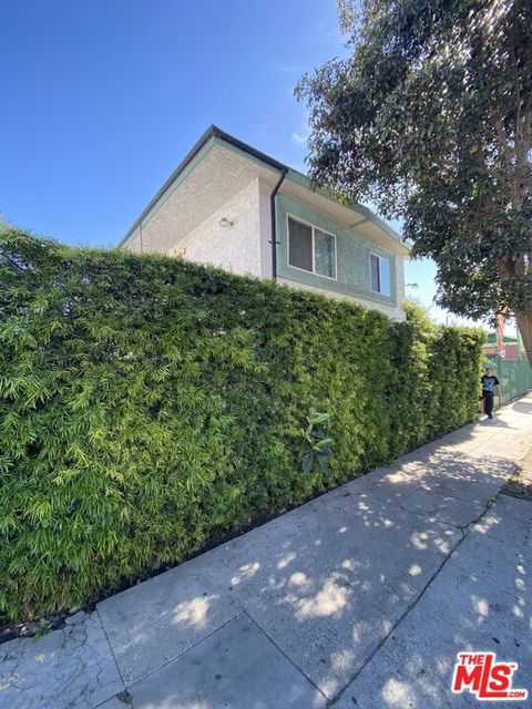 Photo of 5614 S Western Avenue, Los Angeles, CA 90062 (MLS # 26655175)