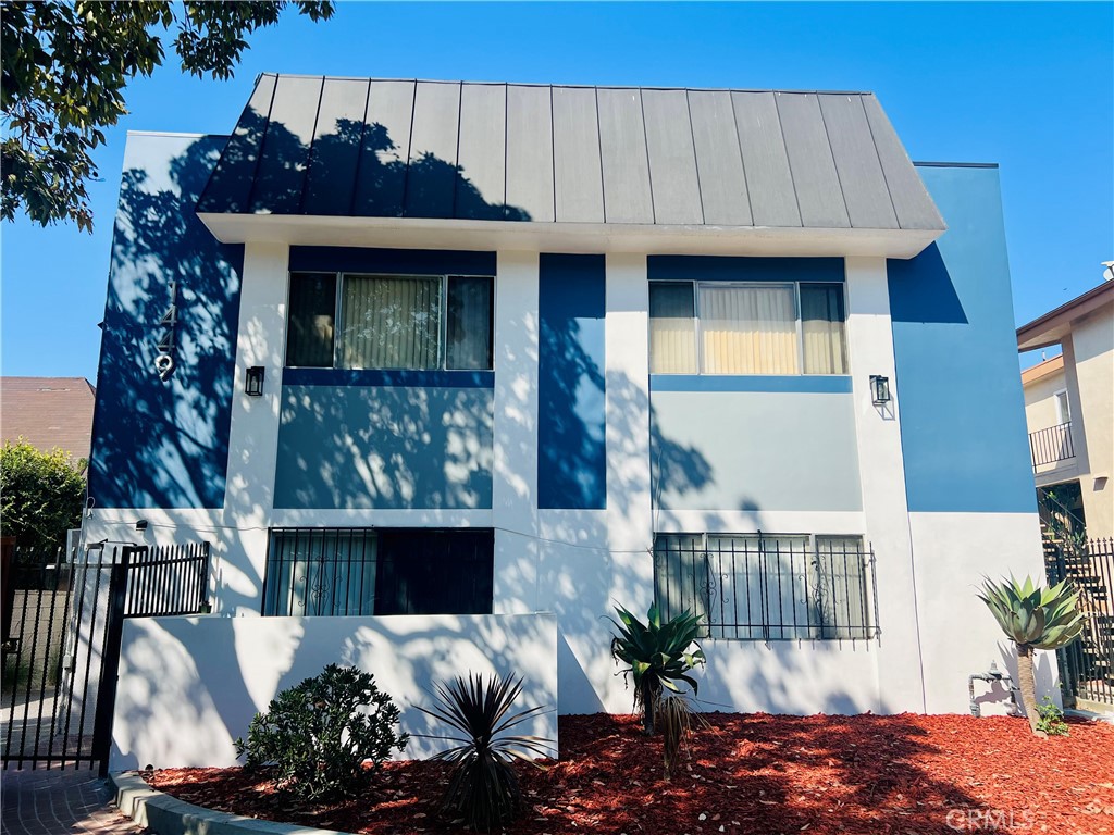 Properties 3 1449 S Point View Street