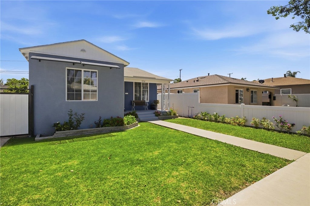 5952 Gaviota
