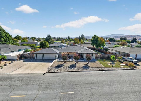 Photo of 681 Ridgemark Drive, Hollister, CA 95023 (MLS # ML82065427)