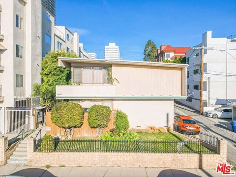 Photo of 1256 S Westgate Avenue, Los Angeles, CA 90025 (MLS # 26649275)