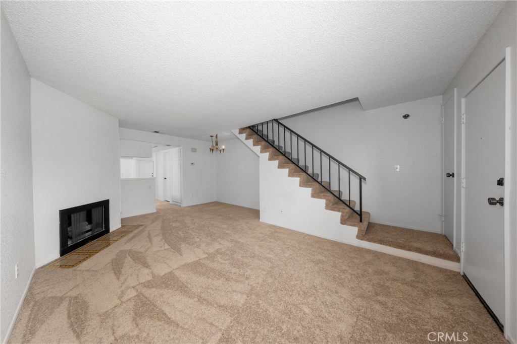 579 W 9th