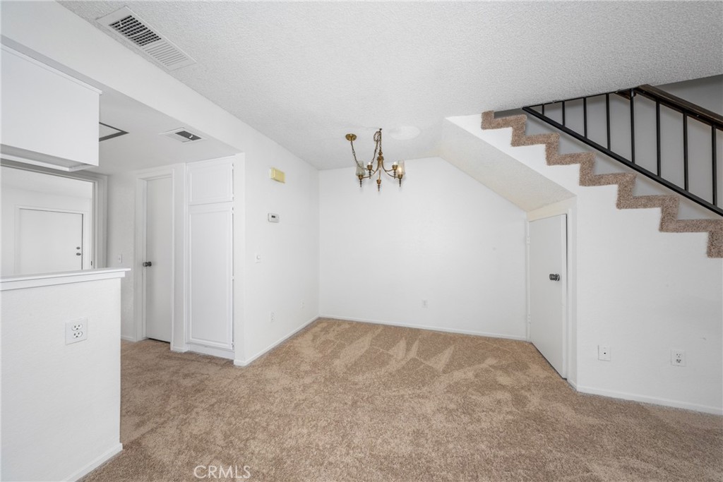 579 W 9th