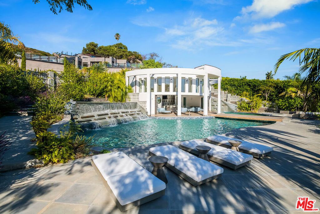 Photo of 31555 Pacific Coast Highway, Malibu, CA 90265 (MLS # 26642453)