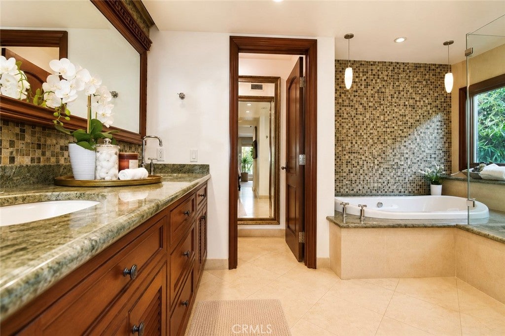28 Cambridge, Irvine CA 92620 - Photo 26