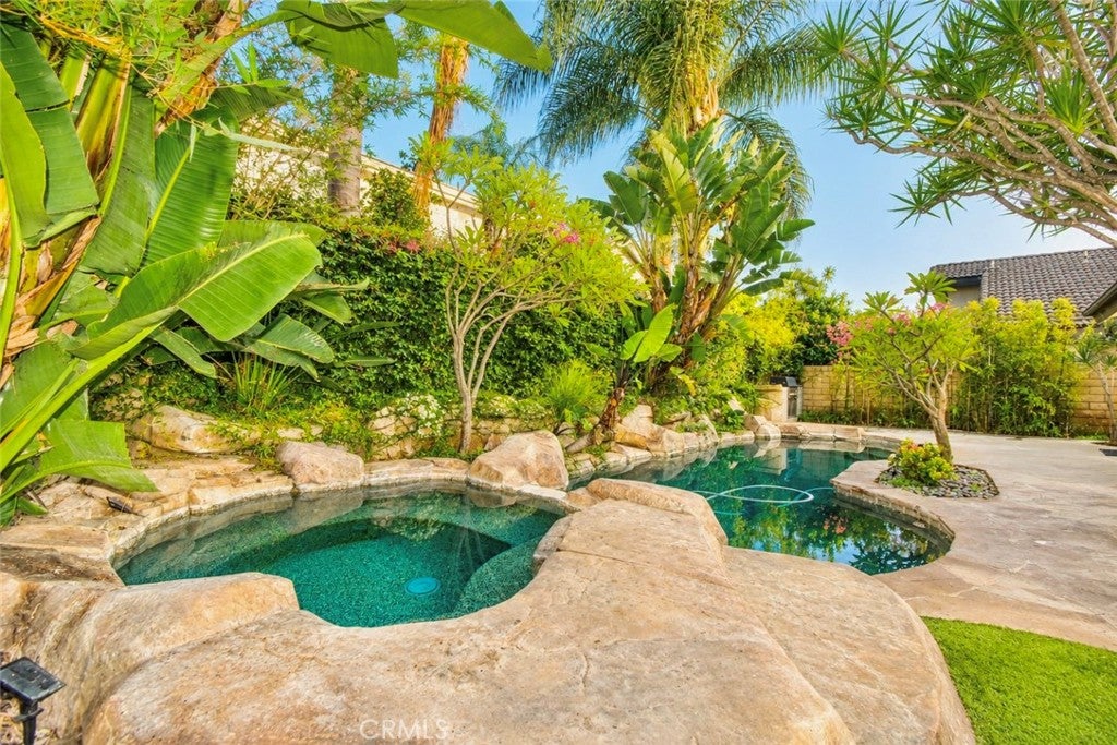 28 Cambridge, Irvine CA 92620 - Photo 8
