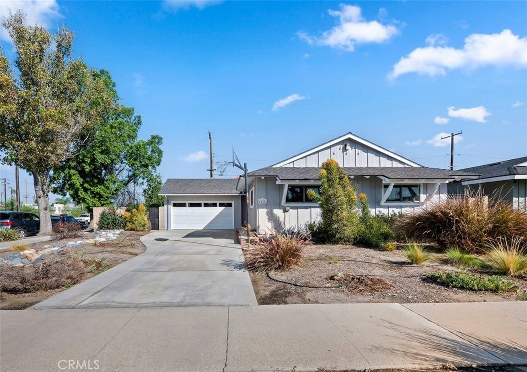1225 E Balsam