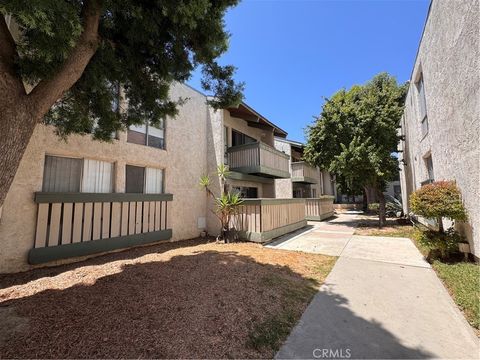Photo of 8601 International Avenue #178, Canoga Park, CA 91304 (MLS # SR25148512)
