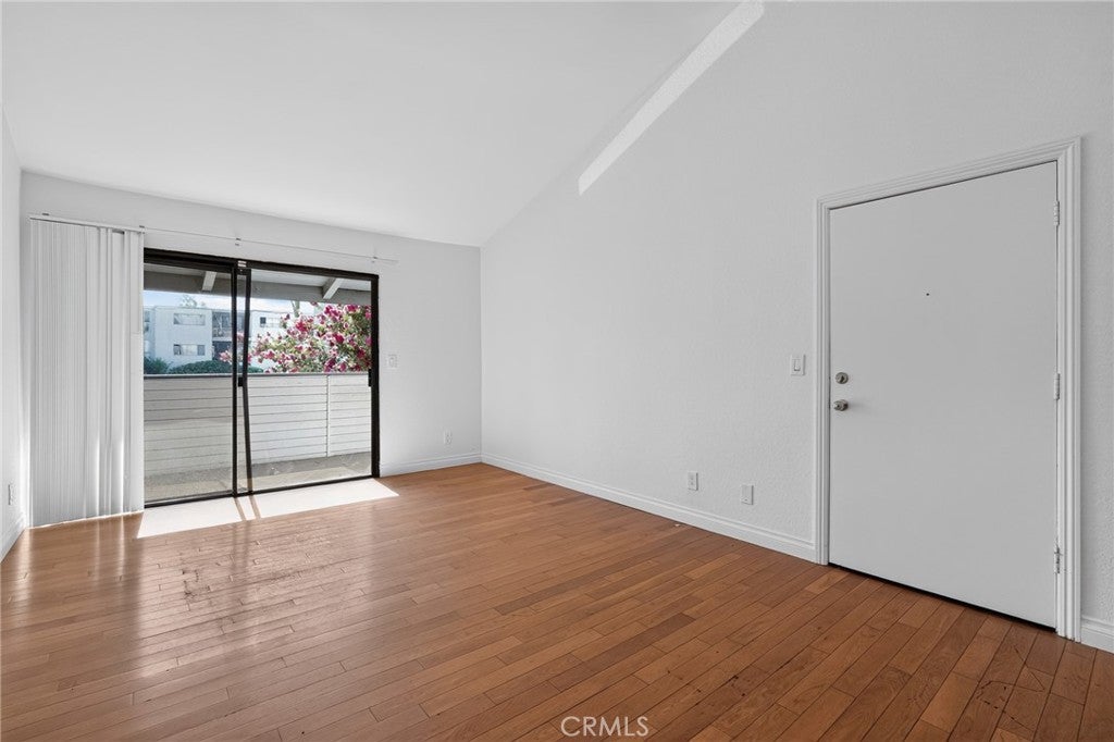 8801 Independence 19