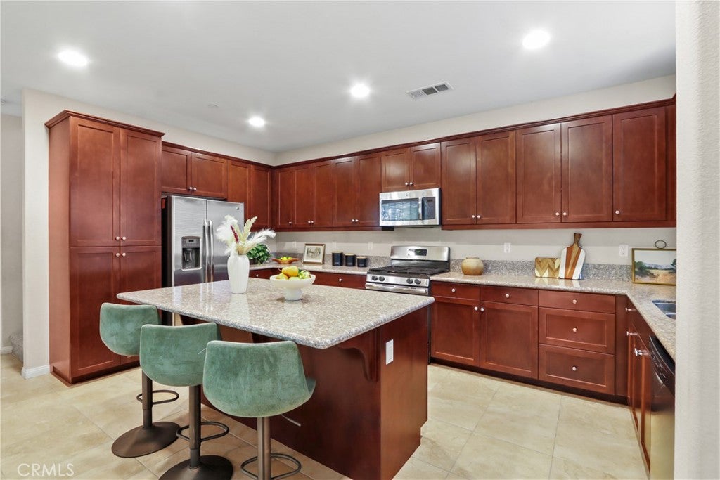 8585 Montrose