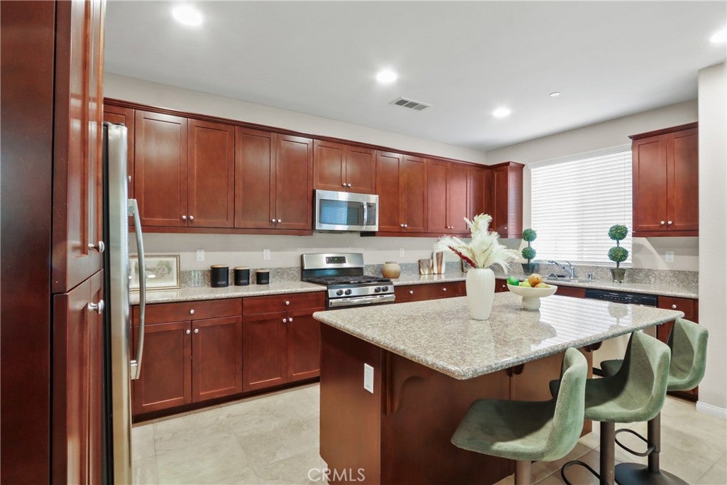 8585 Montrose