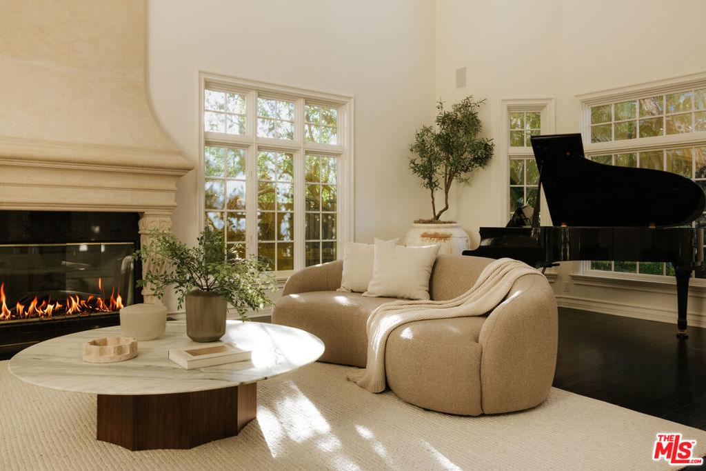 1202 San Vicente Boulevard