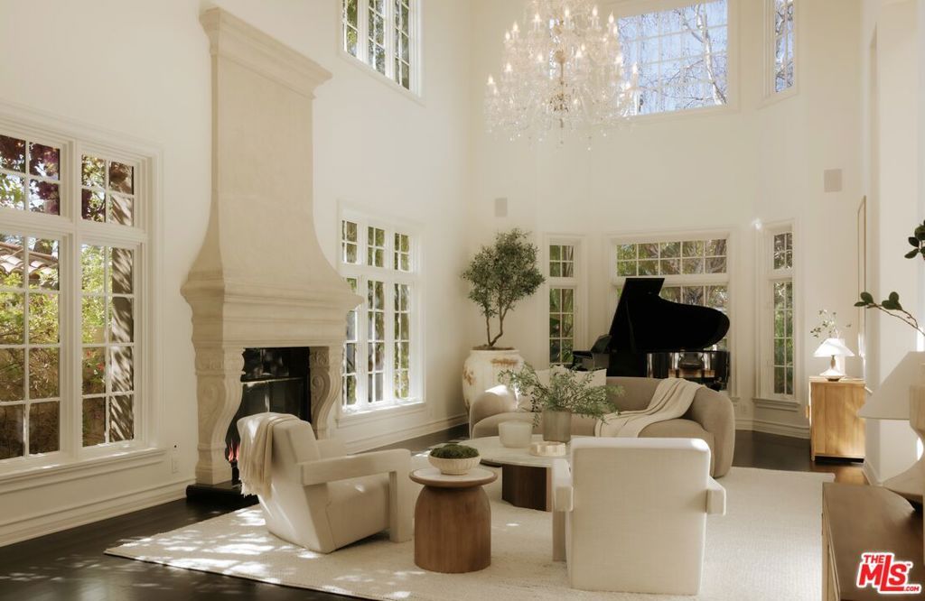 Photo of 1202 San Vicente Boulevard, Santa Monica, CA 90402 (MLS # 26656061)