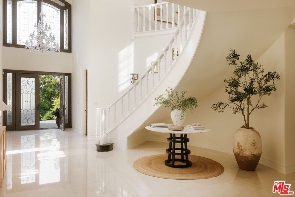 Photo of 1202 San Vicente Boulevard, Santa Monica, CA 90402 (MLS # 26656061)