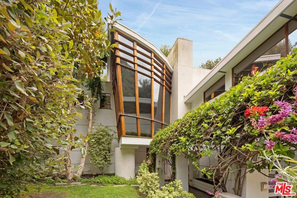 Photo of 3600 Mandeville Canyon Road, Los Angeles, CA 90049 (MLS # 26834505)