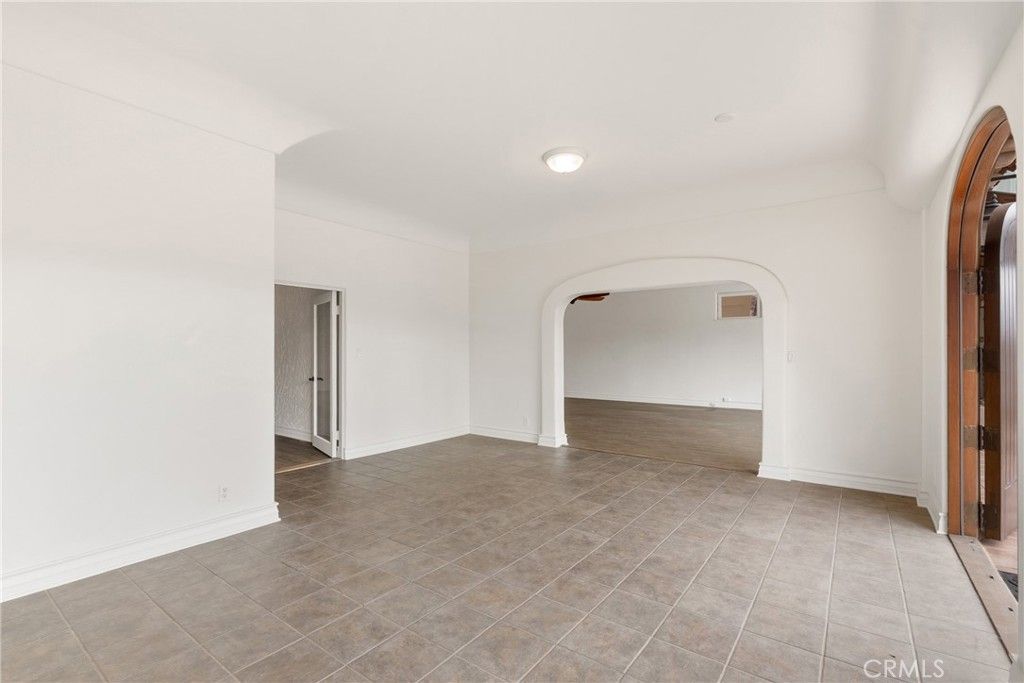 Photo of 976 S Coast, Laguna Beach, CA 92651 (MLS # LG25059330)