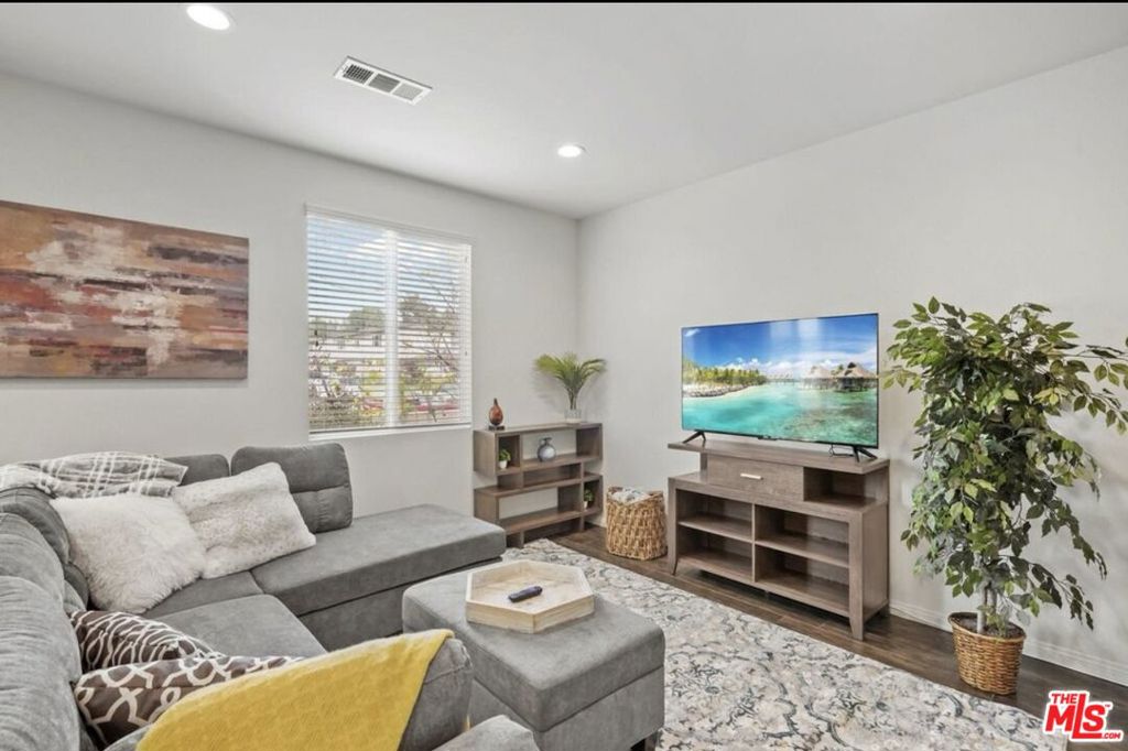 4720 E Washington Avenue