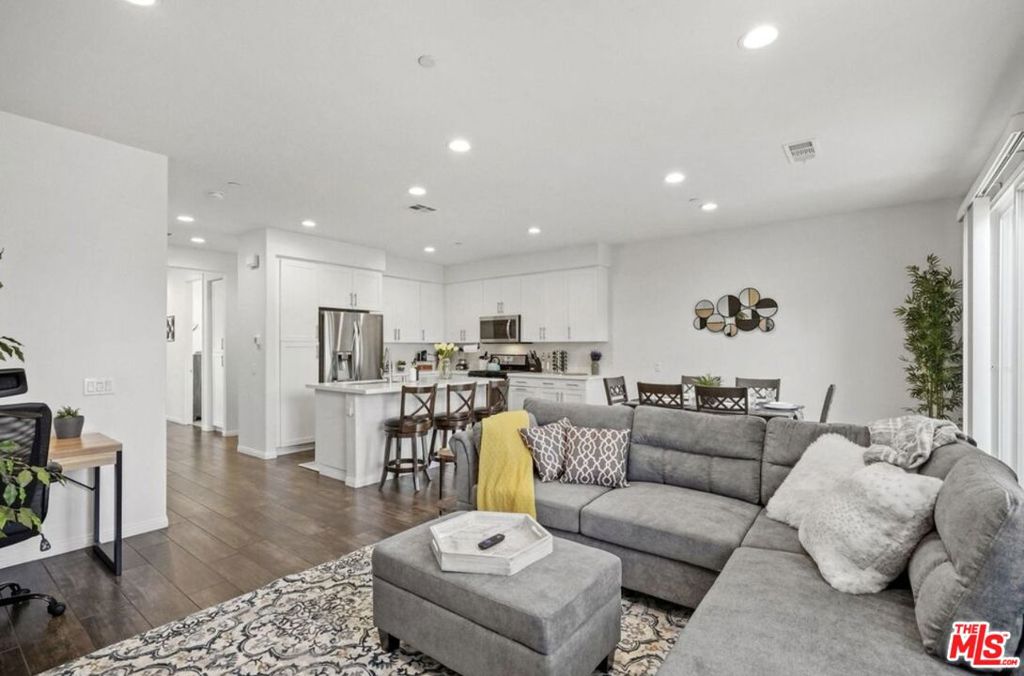 4720 E Washington Avenue