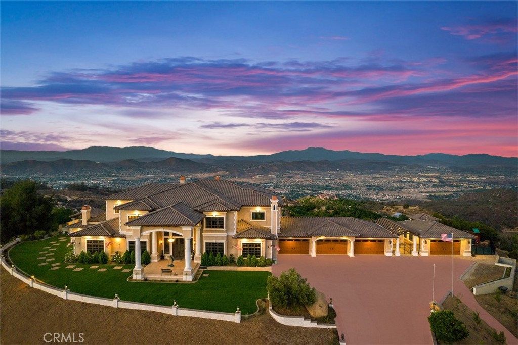 36852 Calle De Lobo