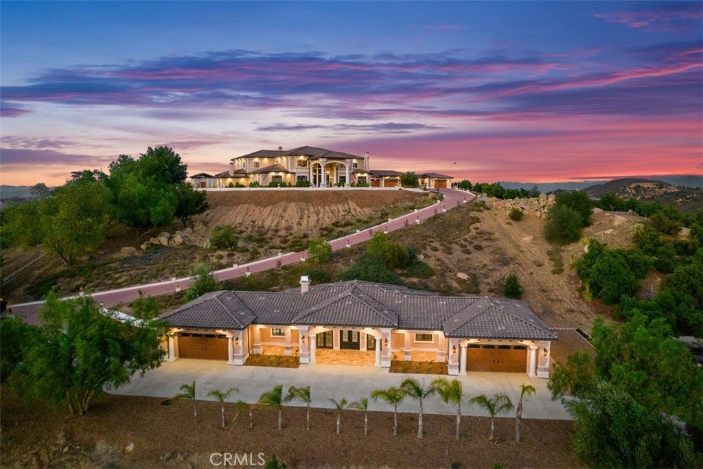 36852 Calle De Lobo