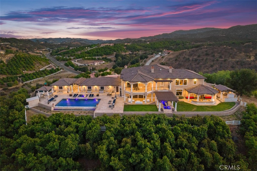 36852 Calle De Lobo