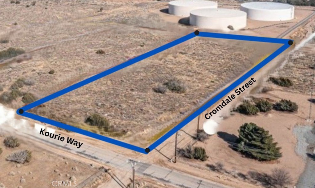Corner Lot of flat Land located in prime location in Hesperia with paved road leading directly parcel.
Shopping centers and schools within a few miles.
Builder ready, utilities near lot located at street.