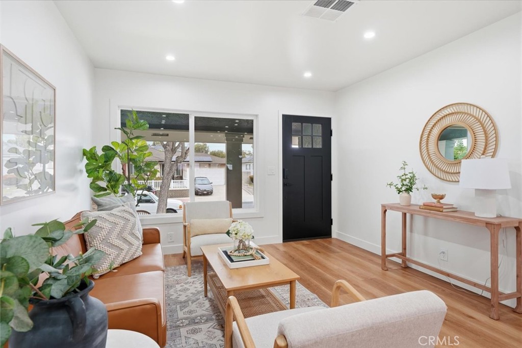 4806 Canehill