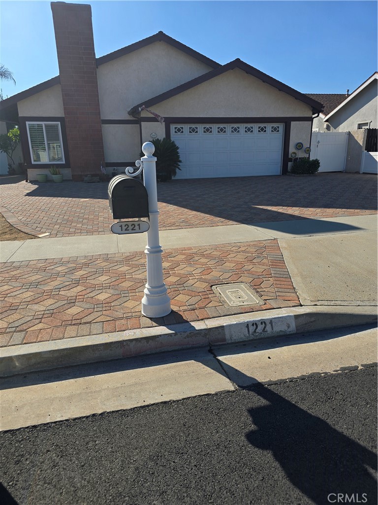 Fabulous turnkey home all upgraded recent new AC. Complete paver driveway.