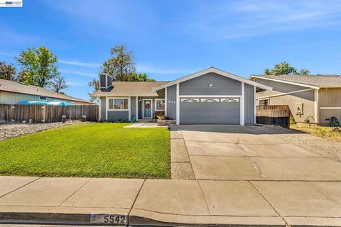 Photo of 5542 Riverlake Rd Rd, Discovery Bay, CA 94505 (MLS # 41131386)