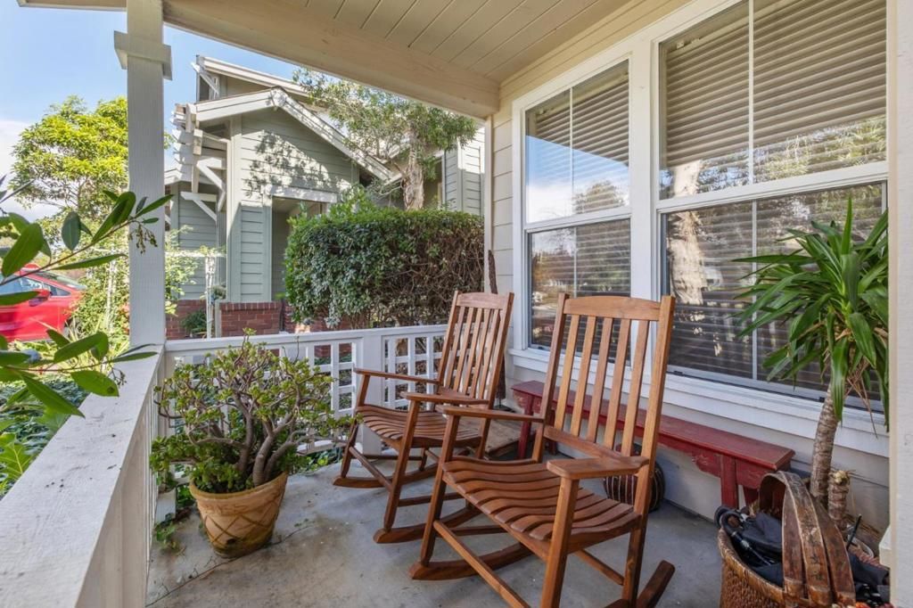 Photo of 2009 Gossamer Avenue, Redwood City, CA 94065 (MLS # ML82025169)